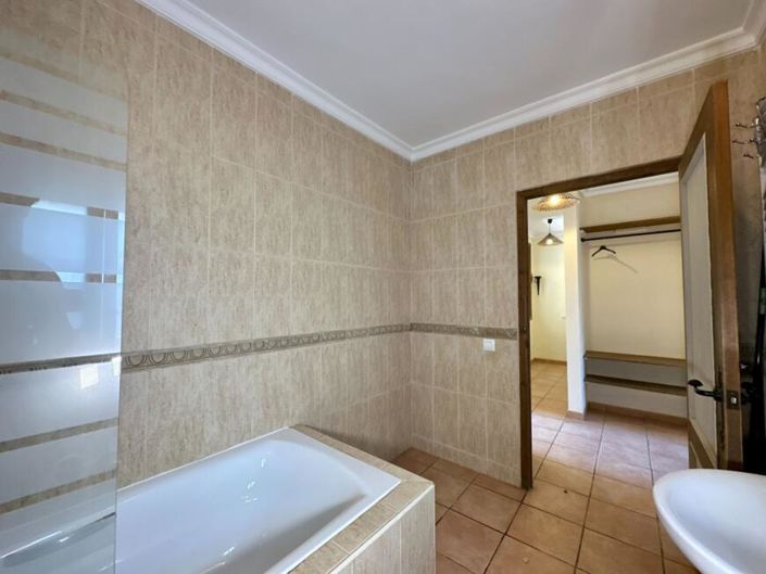 Image No.52-6 Bed Villa for sale