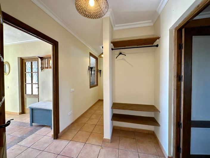 Image No.53-6 Bed Villa for sale