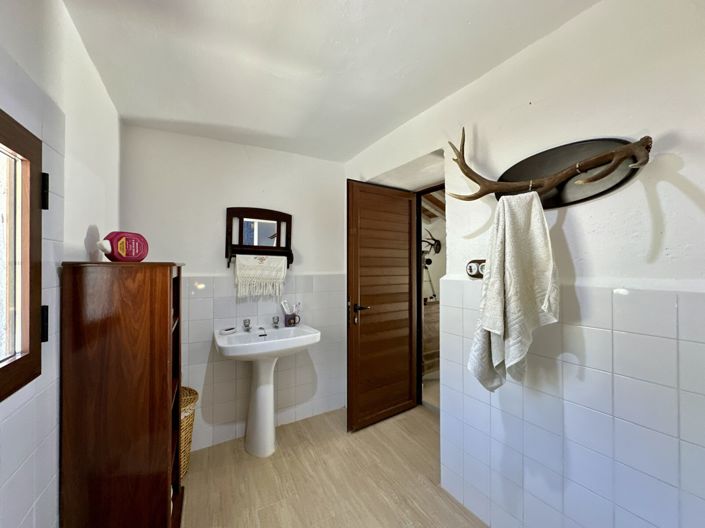 Image No.118-6 Bed Villa for sale