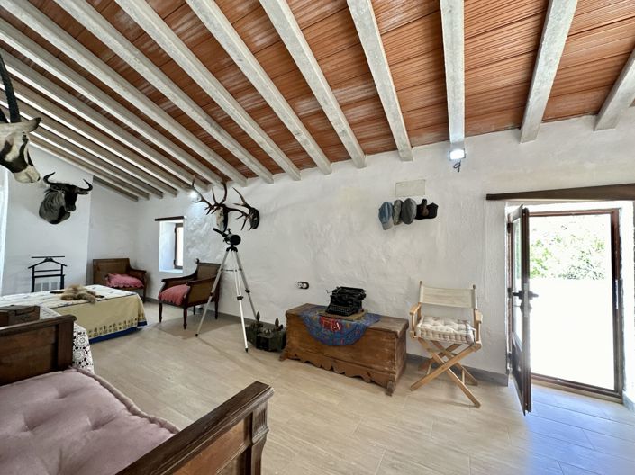 Image No.119-6 Bed Villa for sale