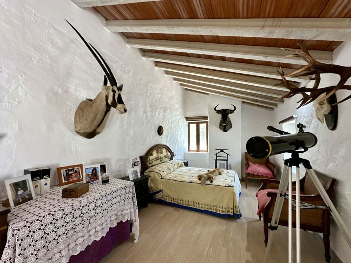 Image No.120-6 Bed Villa for sale