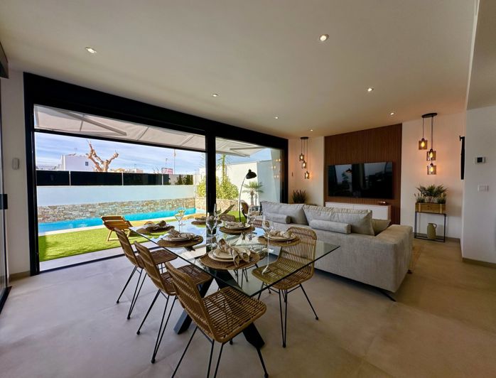 Image No.66-3 Bed Villa for sale