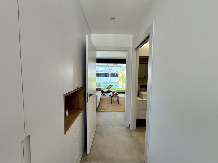 Image No.81-3 Bed Villa for sale