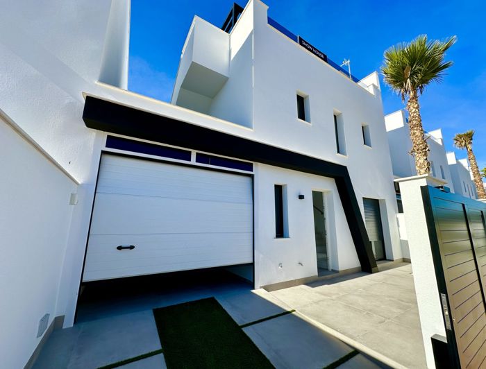 Image No.91-3 Bed Villa for sale