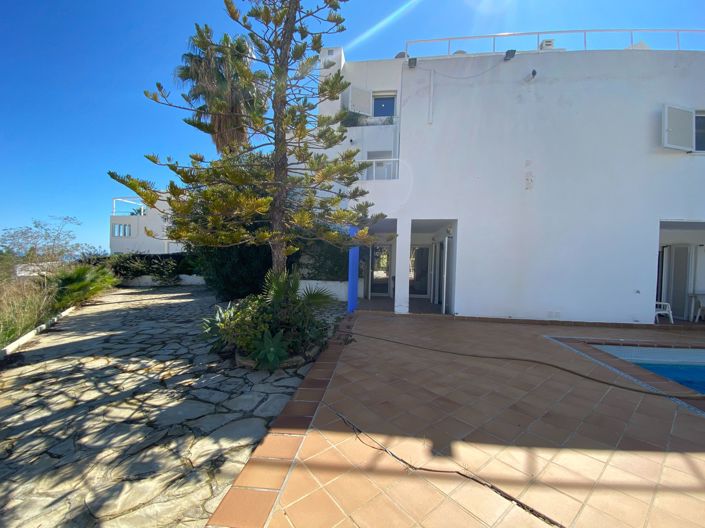 Image No.122-4 Bed Villa for sale