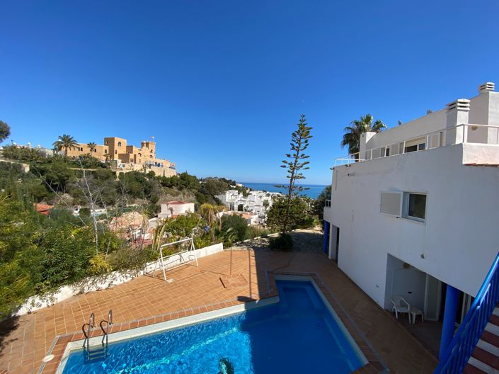 Image No.129-4 Bed Villa for sale