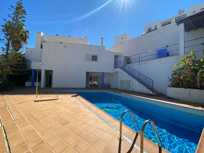 Image No.132-4 Bed Villa for sale