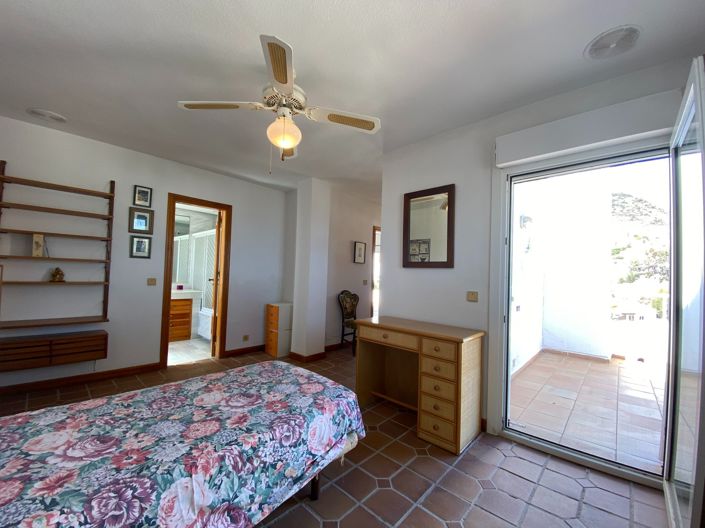 Image No.65-4 Bed Villa for sale