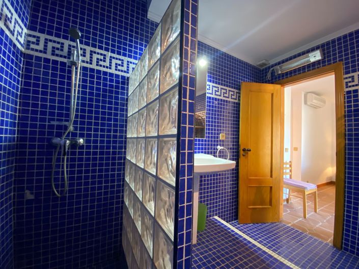 Image No.79-4 Bed Villa for sale