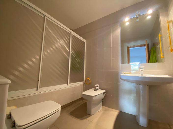 Image No.93-4 Bed Villa for sale