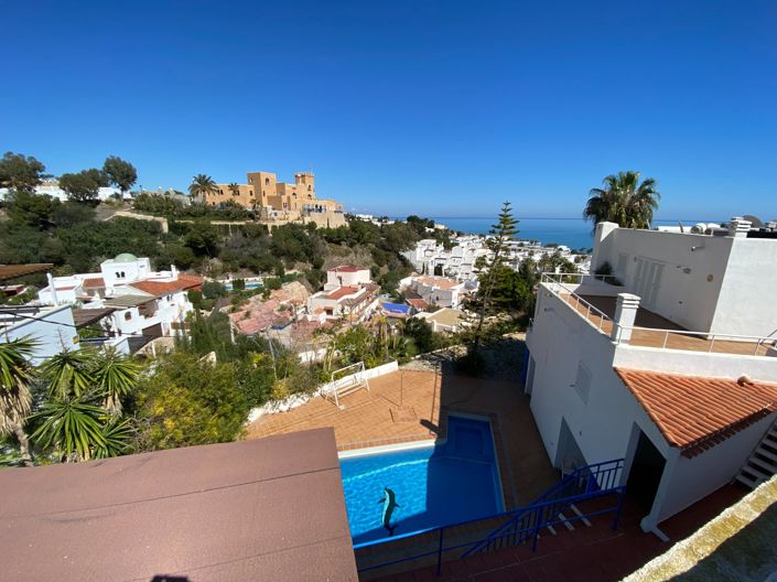 Image No.99-4 Bed Villa for sale