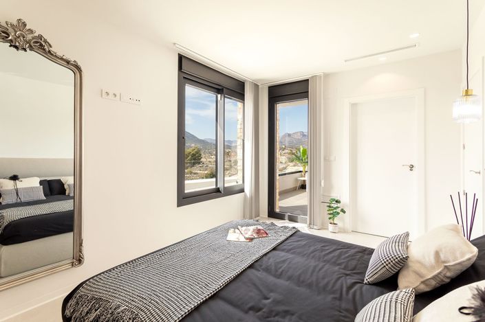 Image No.42-3 Bed Property for sale