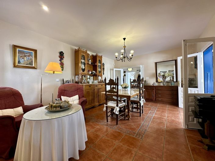 Image No.117-5 Bed Villa for sale
