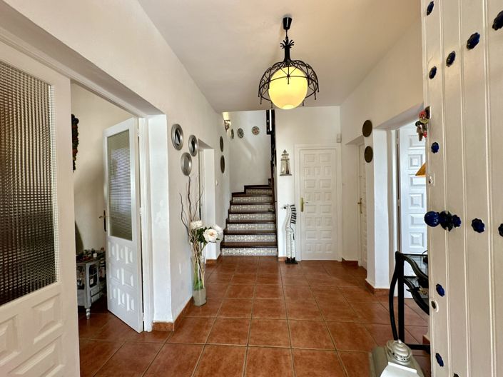 Image No.81-5 Bed Villa for sale