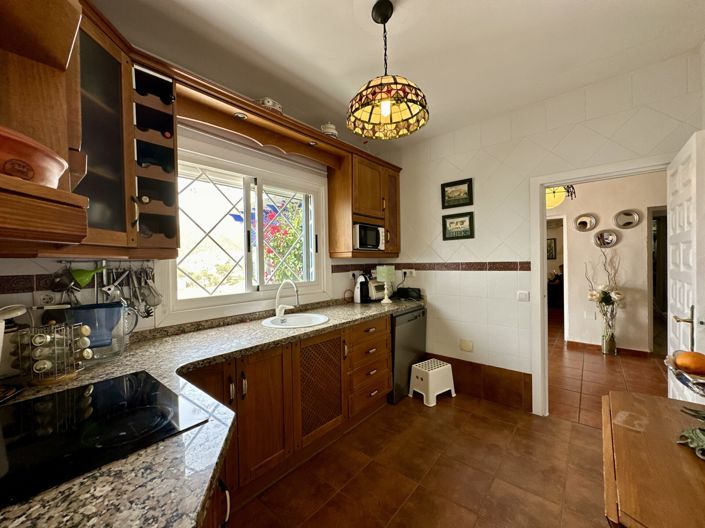 Image No.92-5 Bed Villa for sale