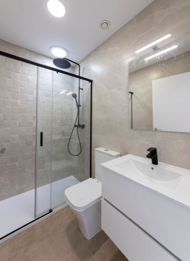 Image No.17-2 Bed Property for sale