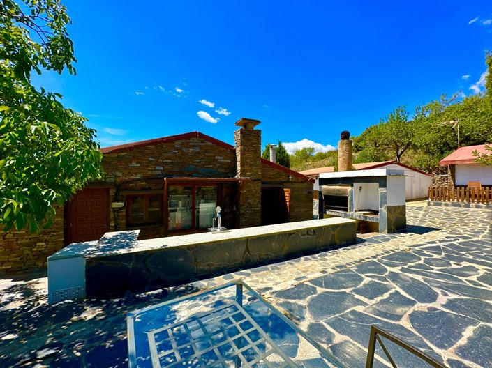 Image No.101-5 Bed Property for sale