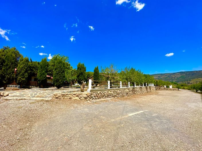 Image No.118-5 Bed Property for sale