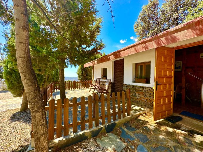 Image No.17-5 Bed Property for sale