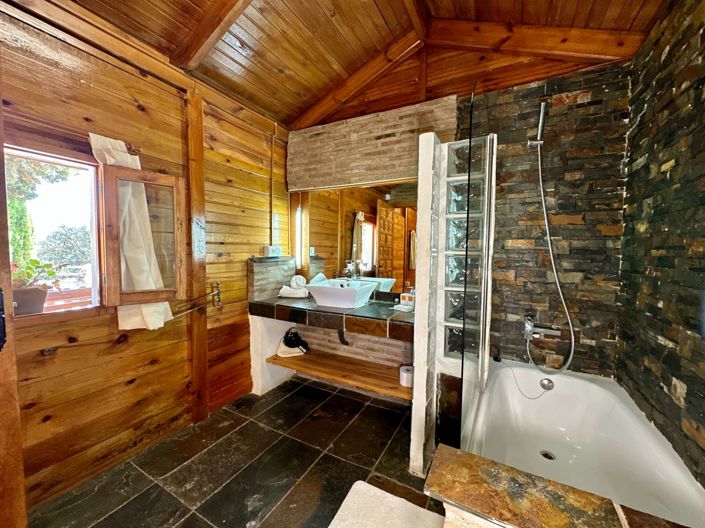 Image No.28-5 Bed Property for sale