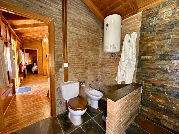 Image No.61-5 Bed Property for sale