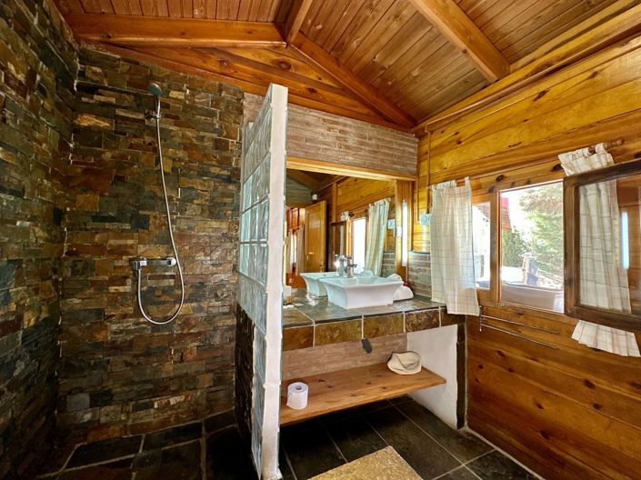 Image No.62-5 Bed Property for sale