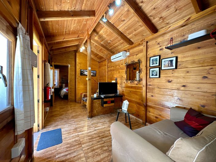 Image No.65-5 Bed Property for sale