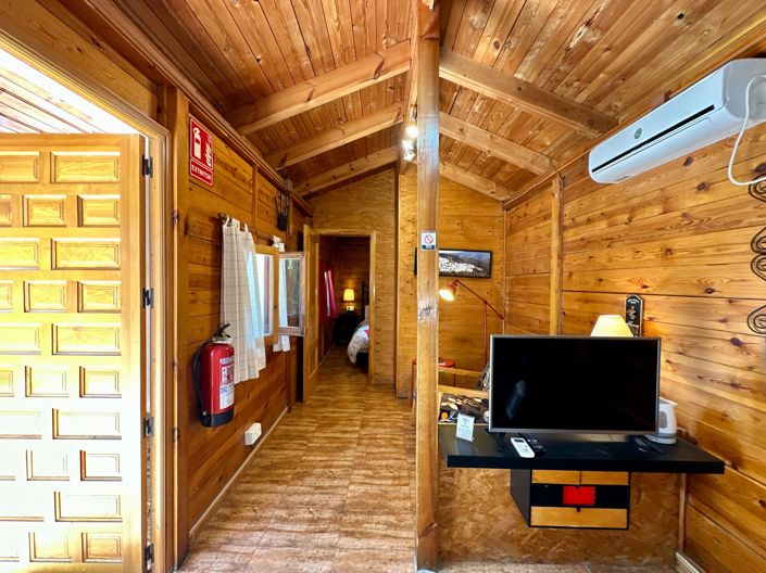 Image No.66-5 Bed Property for sale