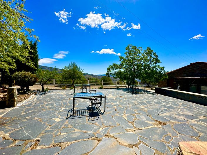 Image No.68-5 Bed Property for sale