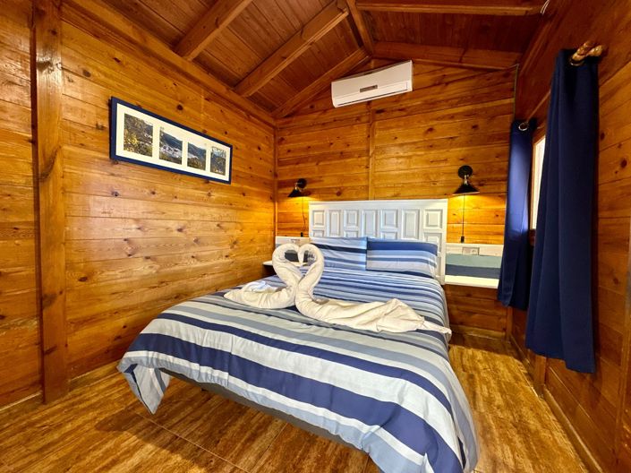 Image No.72-5 Bed Property for sale