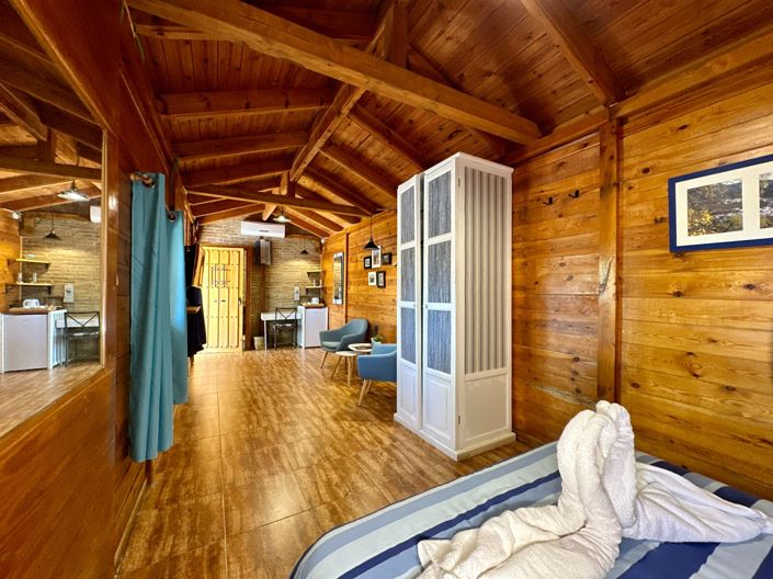 Image No.75-5 Bed Property for sale