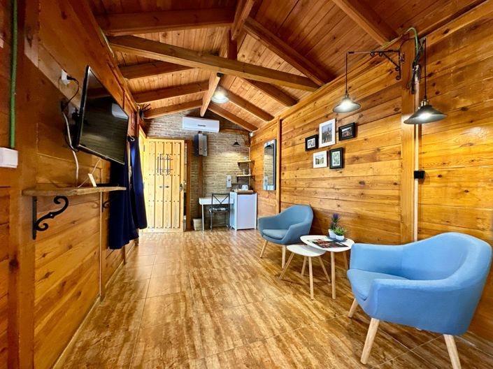 Image No.76-5 Bed Property for sale