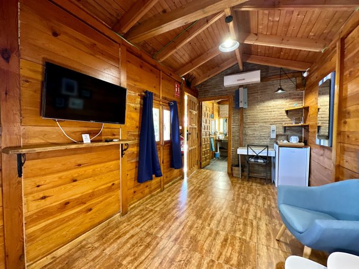 Image No.77-5 Bed Property for sale