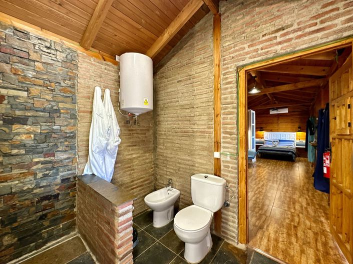 Image No.83-5 Bed Property for sale