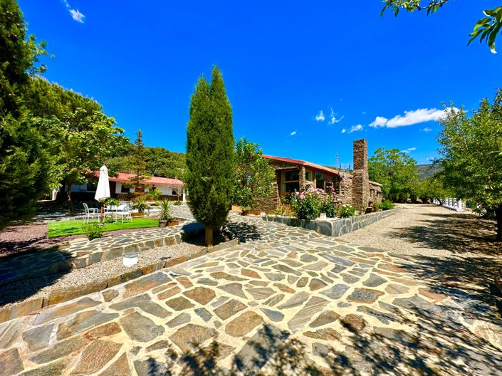 Image No.84-5 Bed Property for sale