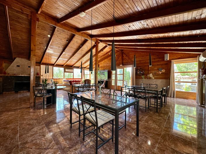 Image No.87-5 Bed Property for sale