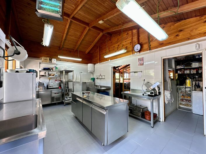 Image No.95-5 Bed Property for sale