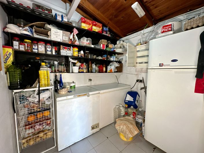 Image No.98-5 Bed Property for sale