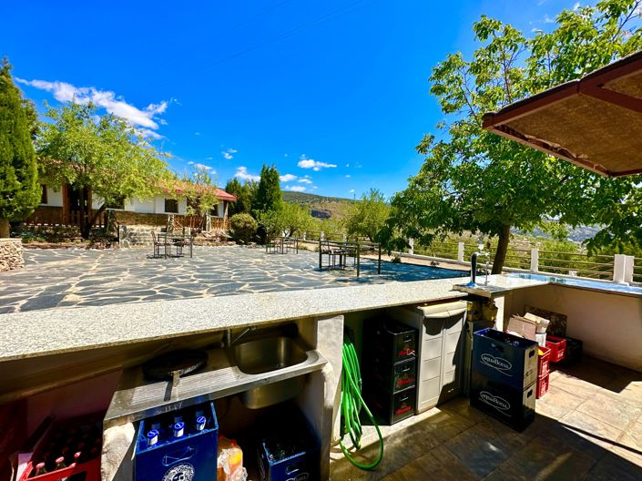 Image No.99-5 Bed Property for sale