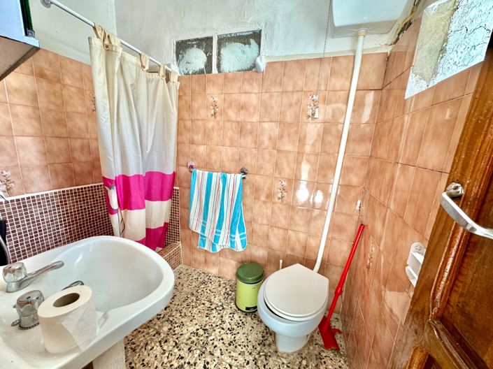 Image No.9-4 Bed House for sale