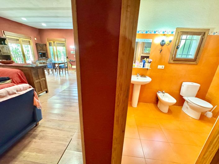 Image No.32-2 Bed House for sale