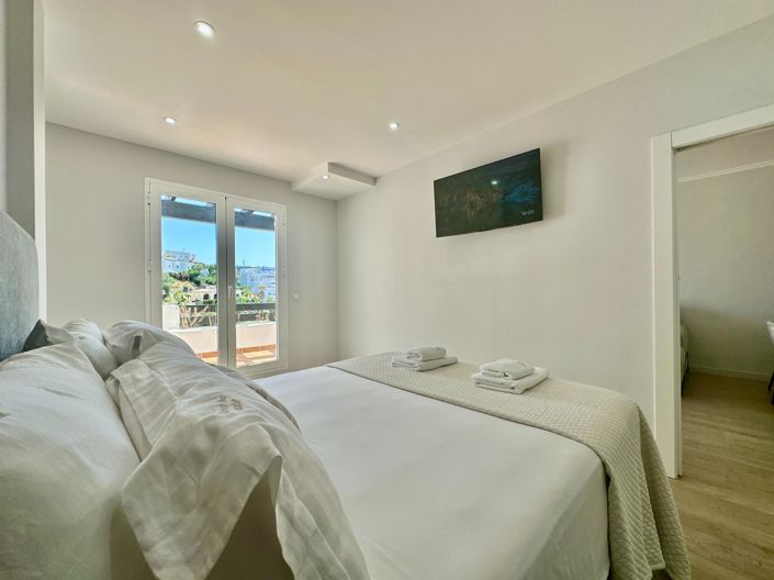 Image No.25-2 Bed Apartment for sale