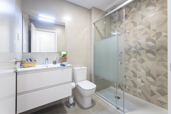 Image No.65-2 Bed Apartment for sale