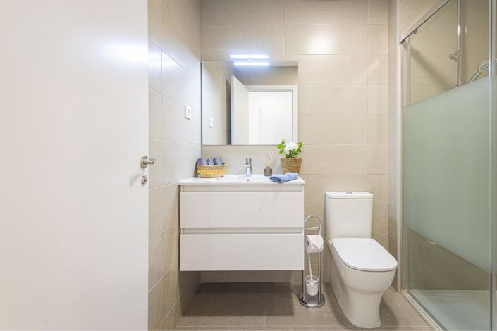 Image No.67-2 Bed Apartment for sale