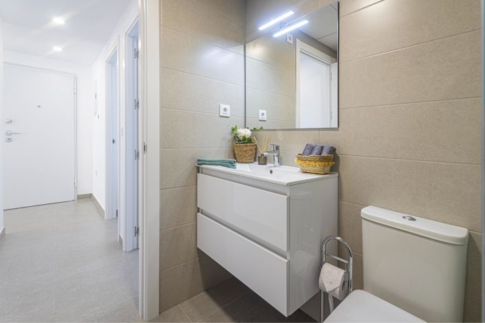 Image No.70-2 Bed Apartment for sale