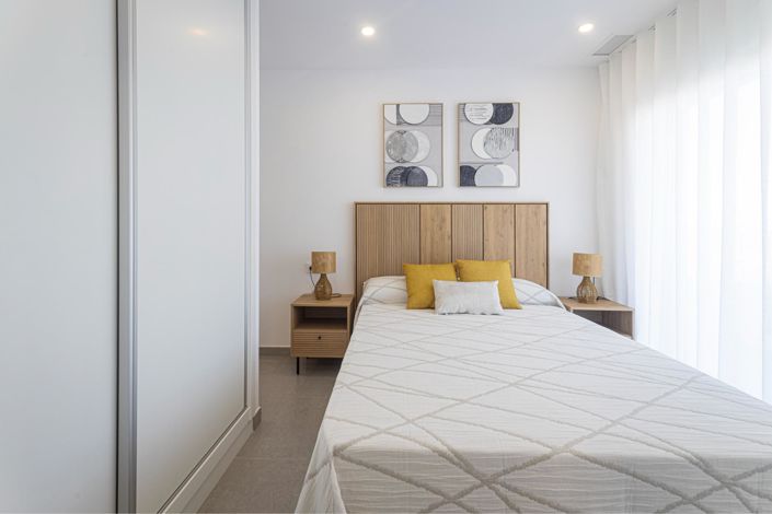 Image No.74-2 Bed Apartment for sale