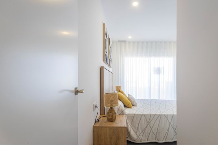 Image No.76-2 Bed Apartment for sale