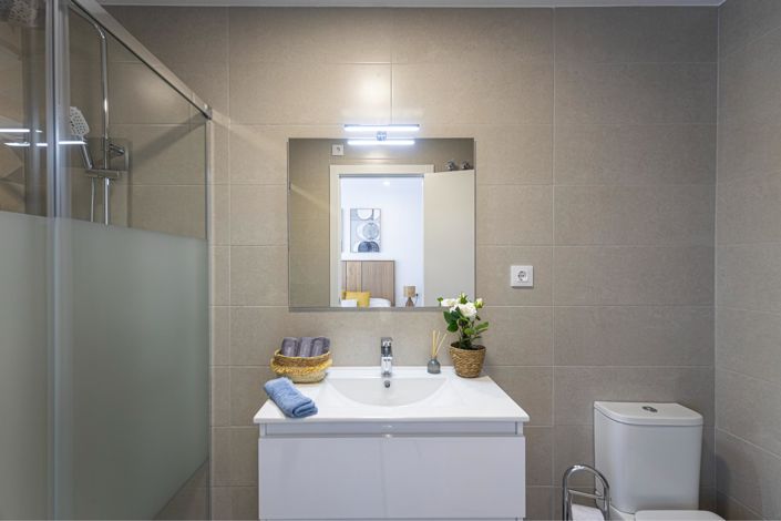 Image No.80-2 Bed Apartment for sale