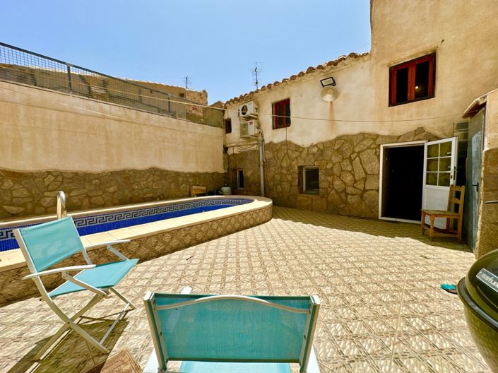 Image No.4-4 Bed Townhouse for sale