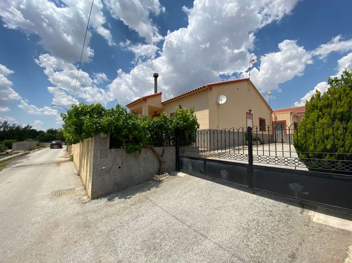 Image No.65-4 Bed Villa for sale